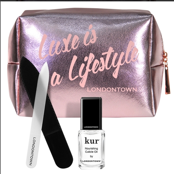 londontown Other - NWT LondonTown Rose Gold Cosmetic Bag Bund…